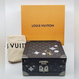Louis Vuitton Monogram Eclipse Signature Coffret